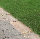 Dekorációs műfű telepítése.